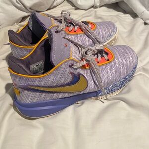 Lebron 20 Violet Frost